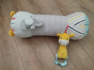 Cuna SUNDVIK IKEA con colchón y cubrecolchon