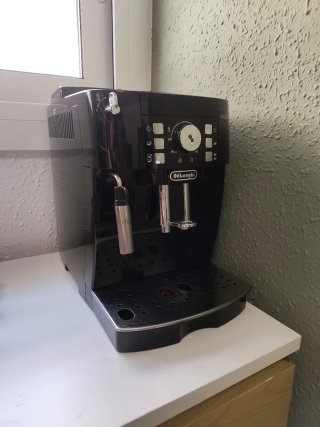 Cafetera Super Automática Delonghi