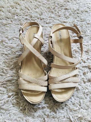 Sandalias Geox Cuña Beige Talla 40