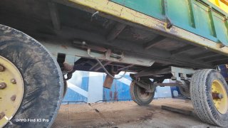 Remolque basculante ejes curvos