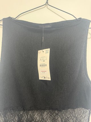 Vestido negro corto con encaje