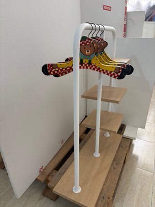 Perchero Infantil con Estantería y 4 Perchas