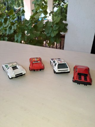 Lote 4 Coches Burago 1/43.