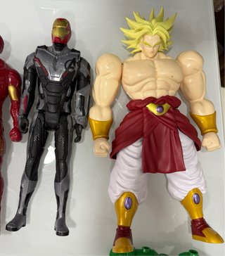 Lote 23 Figuras Superhéroes Marvel DC