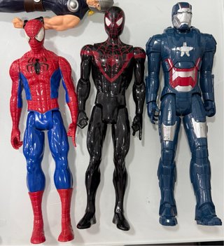 Lote 23 Figuras Superhéroes Marvel DC