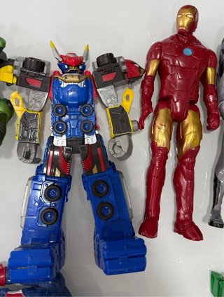 Lote 23 Figuras Superhéroes Marvel DC