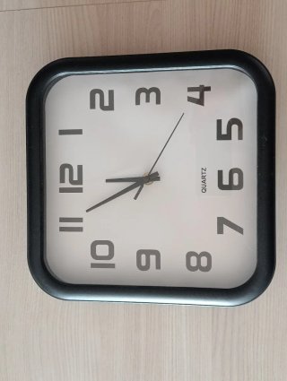 Orologio da parete moderno