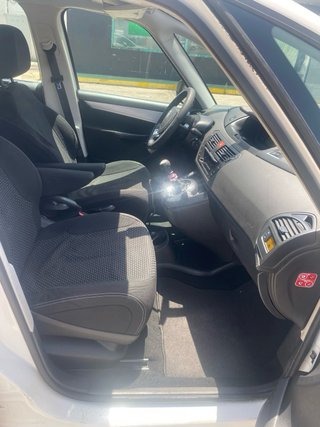 Citroen Grand C4 Picasso 2012