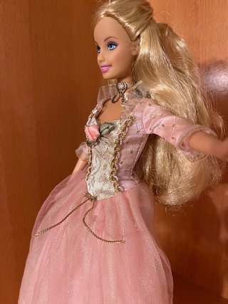 Barbie La princesa y la Costurera Anneliese muñeca