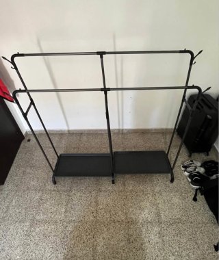 Armario perchero con doble barra para colgar ropa