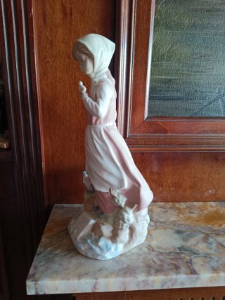 Figura Lladró Dama con Galgo
