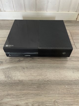 Xbox One Negra + Mando