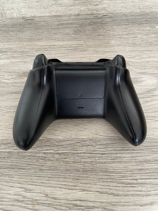 Xbox One Negra + Mando