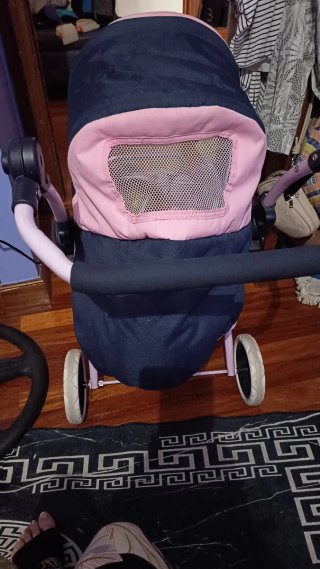 Silla de muñecas con 2 muñecos