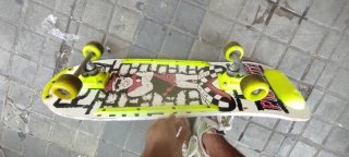 Monopatín skate diseño llamativo