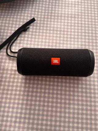 Altavoz JBL Flip 3 con funda