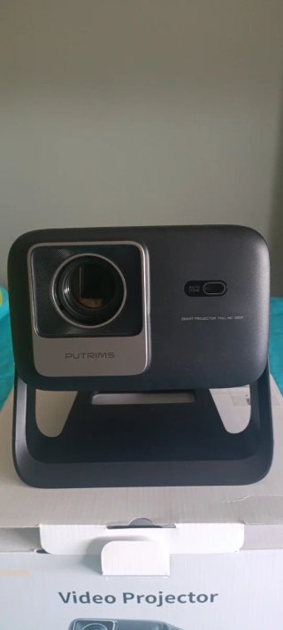 Proyector 4K Putrims Negro y Gris