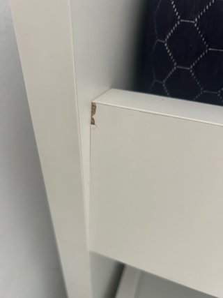 Cama individual blanca con cajón