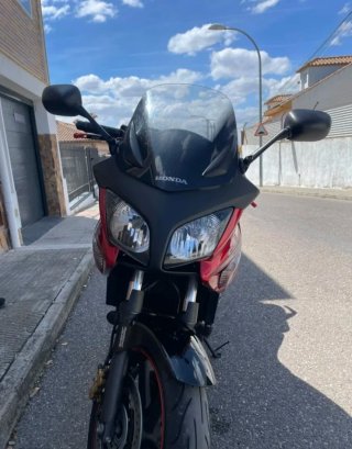 Honda CBF600S Negra y Roja A2