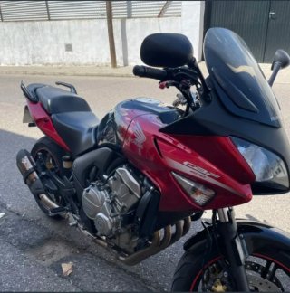 Honda CBF600S Negra y Roja A2