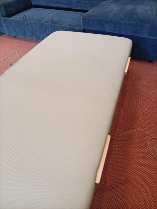 Canapé abatible madera y tela beige