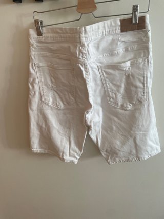 Bermuda blanca Pull&Bear desgastada