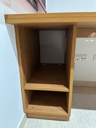 Escritorio de madera con estante URGE VENDER!!