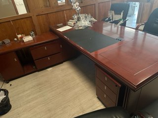 Escritorio de empresario madera roble + 3 sillone