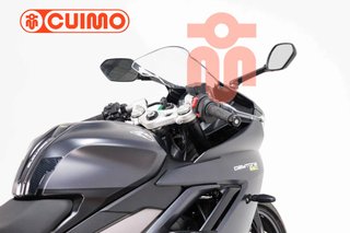 TRIUMPH DAYTONA 660
