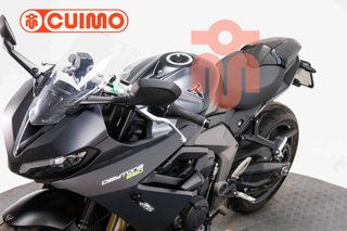 TRIUMPH DAYTONA 660