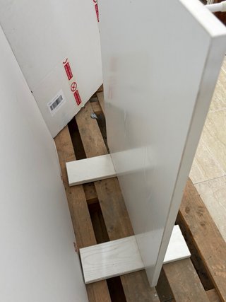 Mueble Montessori colgador infantil madera blanca