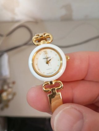 Reloj Peugeot Cuarzo Dorado Blanco