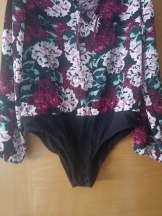 Body Lefties floral talla M