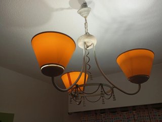 Lámpara de forja con pantalla beis