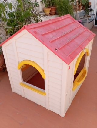 Casita infantil de jardín de plástico
