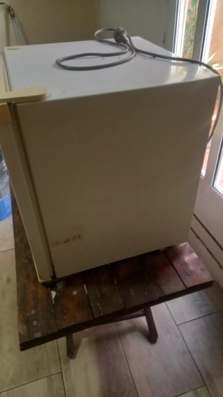 Nevera pequeña LG con congelador