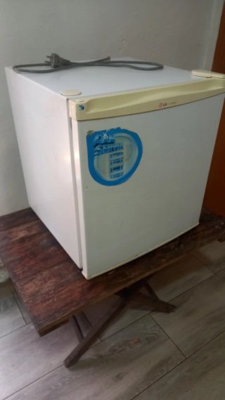 Nevera pequeña LG con congelador