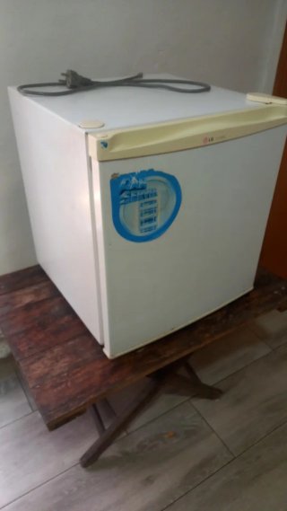 Nevera pequeña LG con congelador