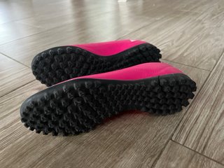 Botas de fútbol multitacos rosa talla 37