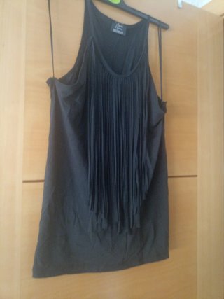 Camiseta Zara con flecos Talla M