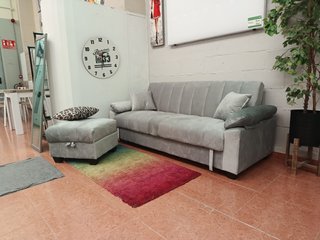 Sofá Cama Gris con Puff