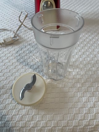 Batidora Moulinex Roja y Crema
