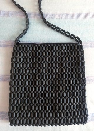 Borsetta perline legno nera