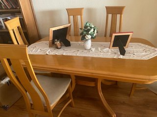 Mesa comedor madera + 6 sillas tapizadas