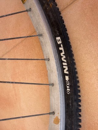 Bicicleta de montaña amarilla