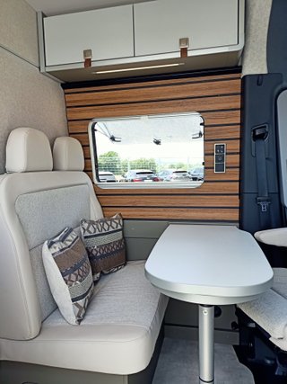 Camper Hymer Canyon S 600 techo elevable 4 plazas