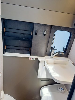 Camper Hymer Canyon S 600 techo elevable 4 plazas