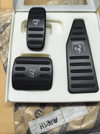 Kit Pedales Carbono Abarth