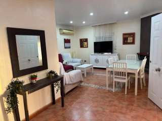 Se alquila un chalet en  urbanización bella vista