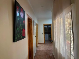 Se alquila un chalet en  urbanización bella vista